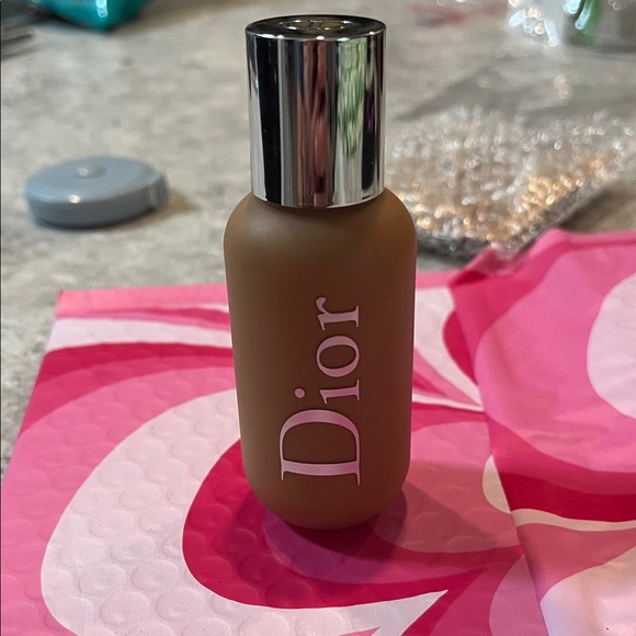 Dior Other - Dior Liquid Foundation - Medium Tan